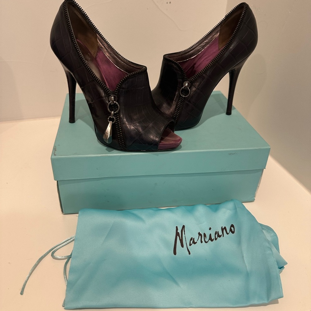 Marciano dark purple brown crocodile heels - size 6.5